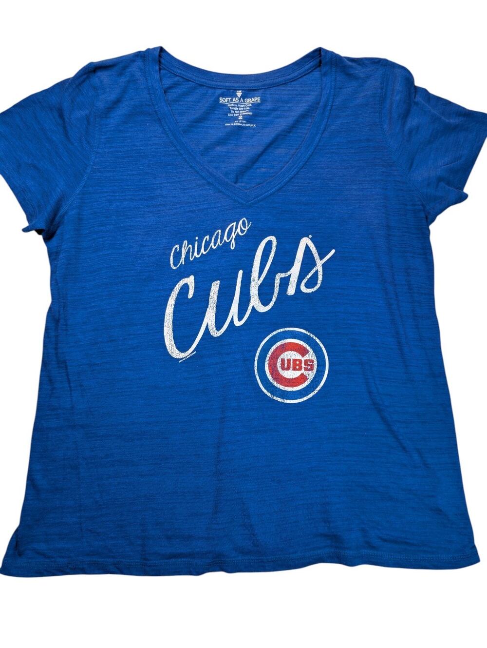Chicago Cubs Distressed MLB Womens Sz 2* Cubs Spellout V- Neck Logo T-Shirt